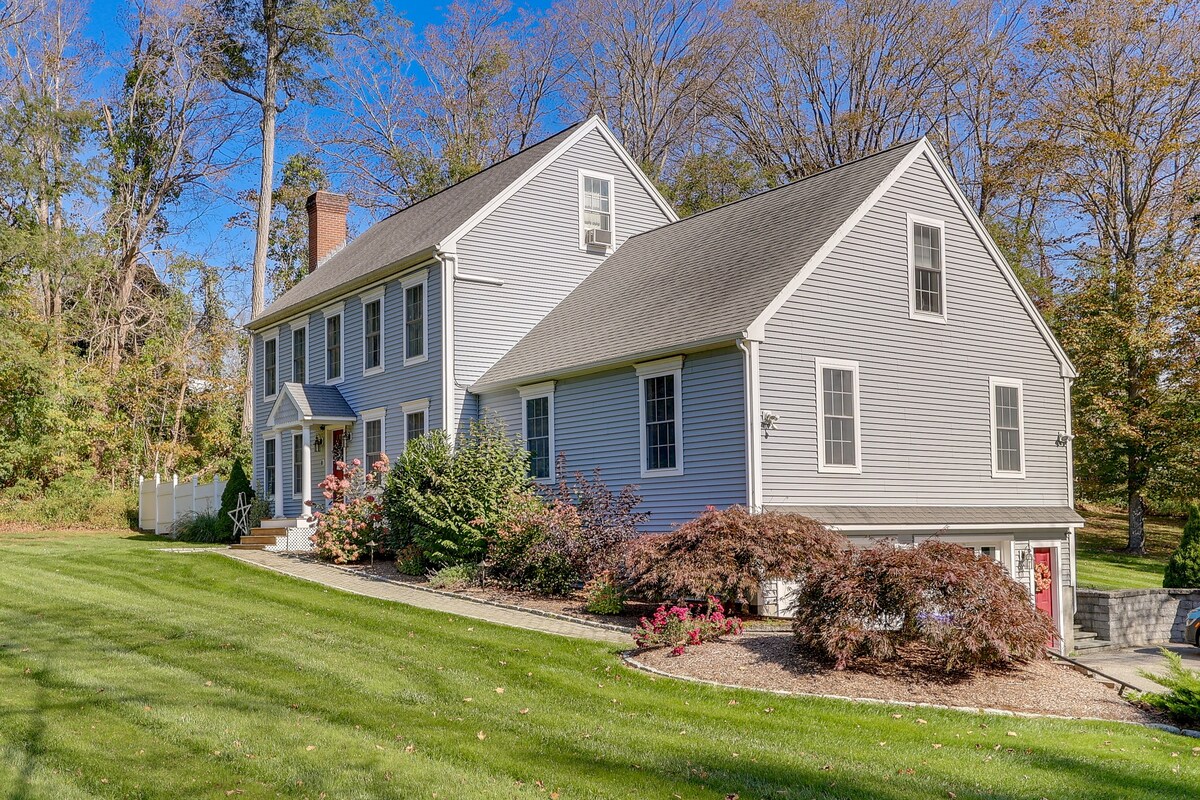 Charming Chester Apartment: Steps to Main Street!