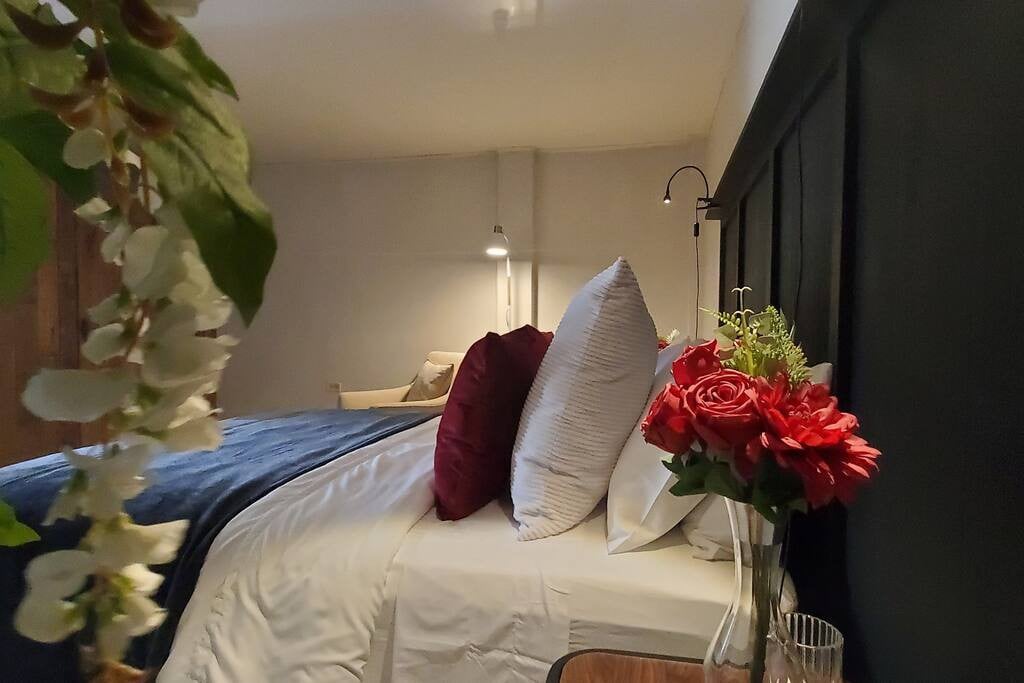 1Bed/1Bath Private suite; Ginger Lily @ Red Door