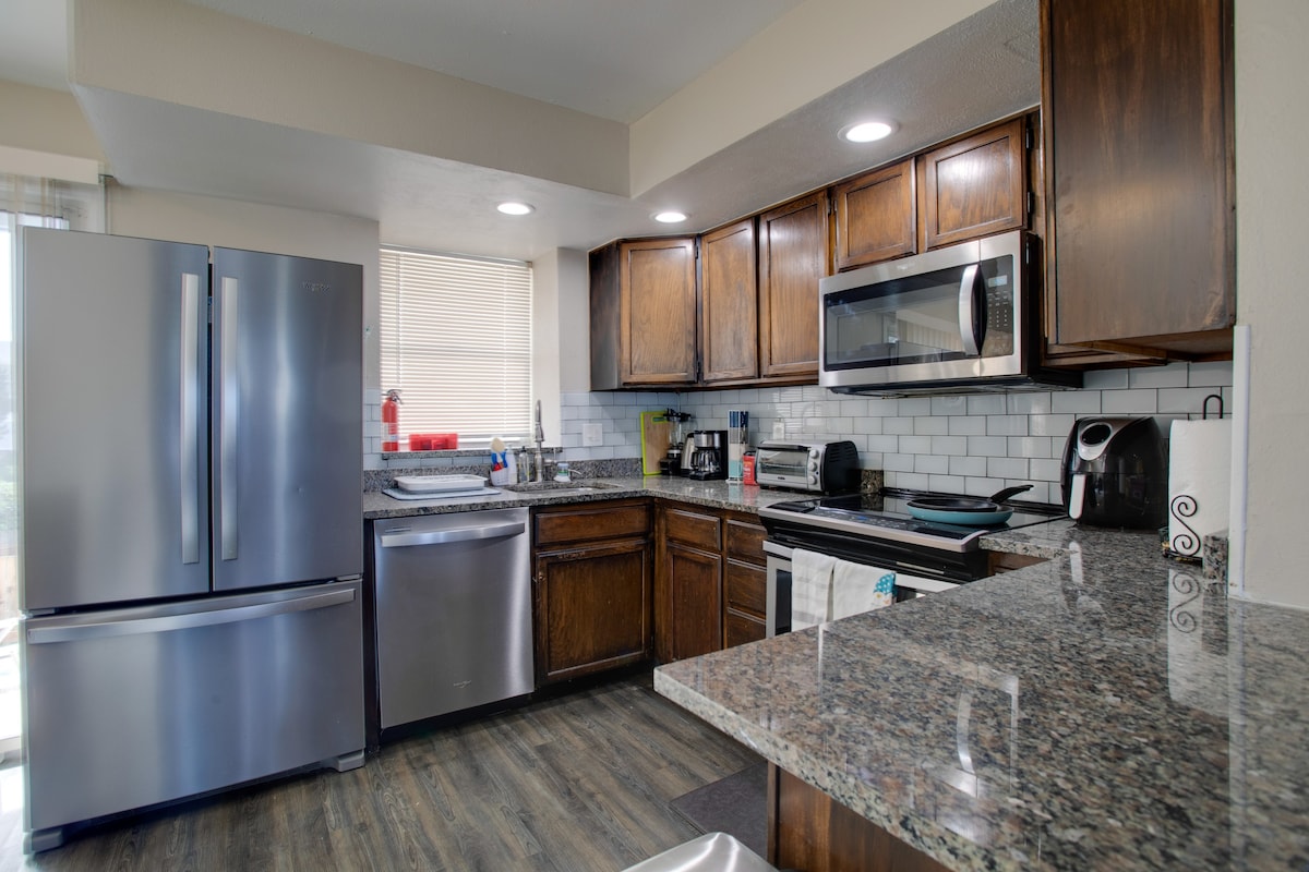 Aurora Vacation Rental: 18 Mi to Downtown Denver