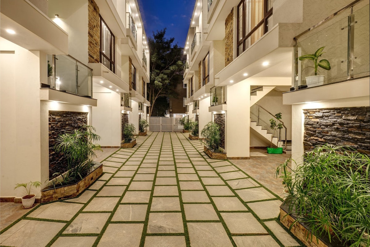 The Emerald Enclave Villa by JadeCaps|AC|6BHK