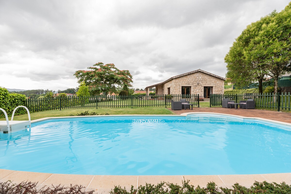 3 bedrooms, pool, garden, barbecue and Wi-Fi