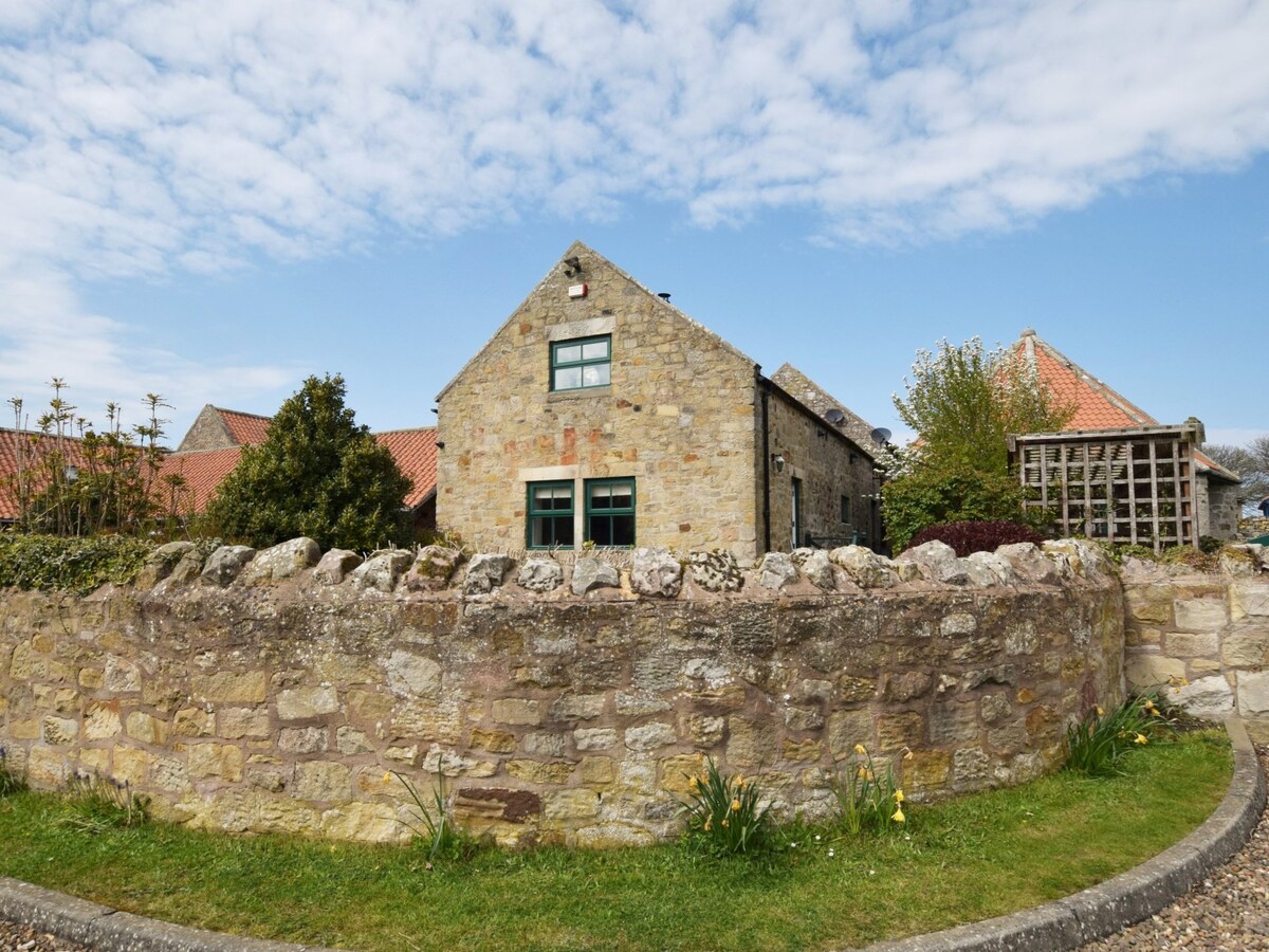 3 bed in Bamburgh (87918)