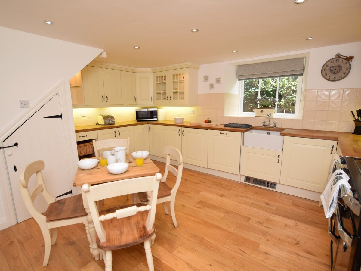 3 bed in Bamburgh (87918)