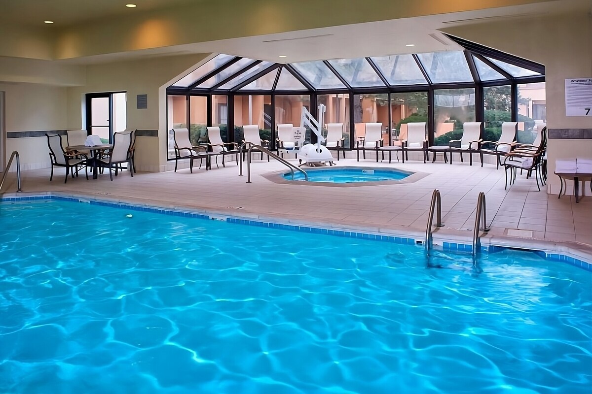 2 Family-Friendly Units! Indoor Swimming Pool!