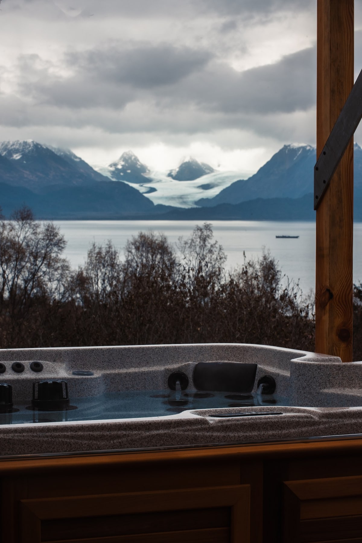 豪华私人热水浴缸和百万美元景观！