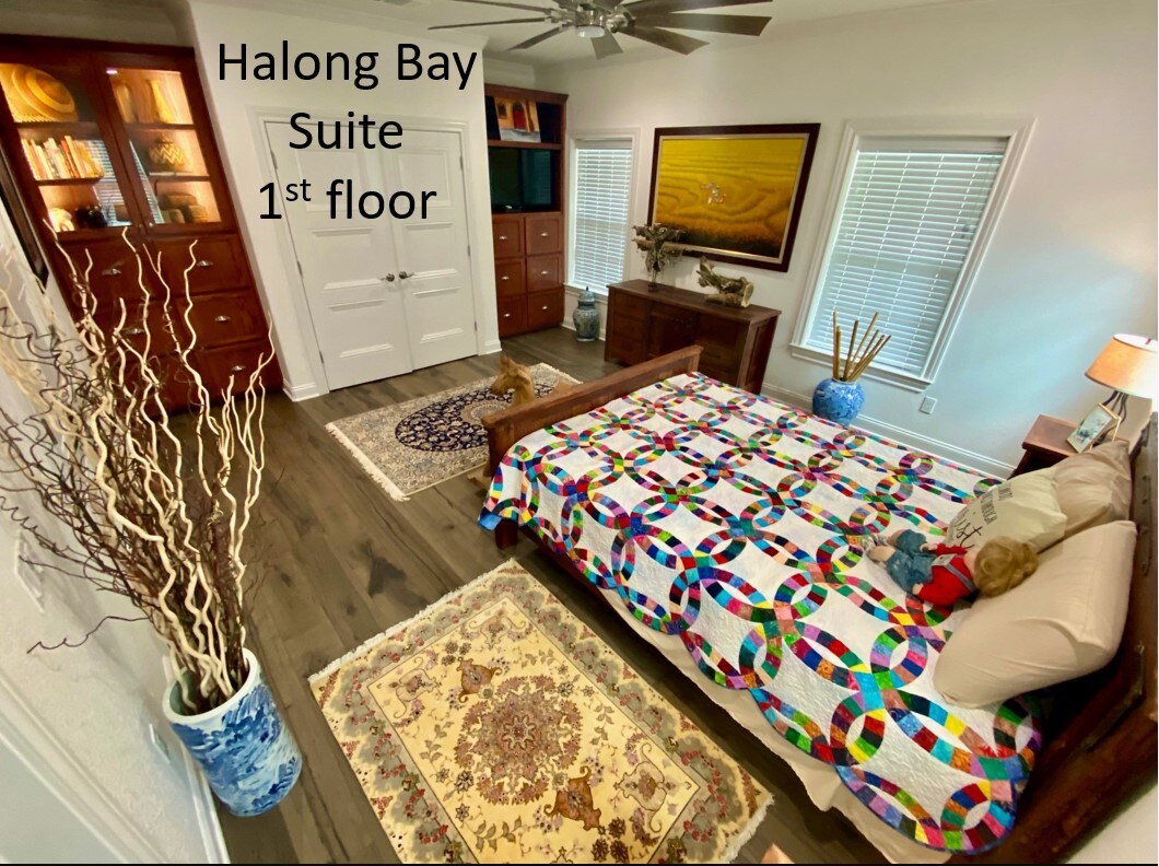 Halong Bay Suite - 4Oaks Ranch Bed & Breakfast LLC