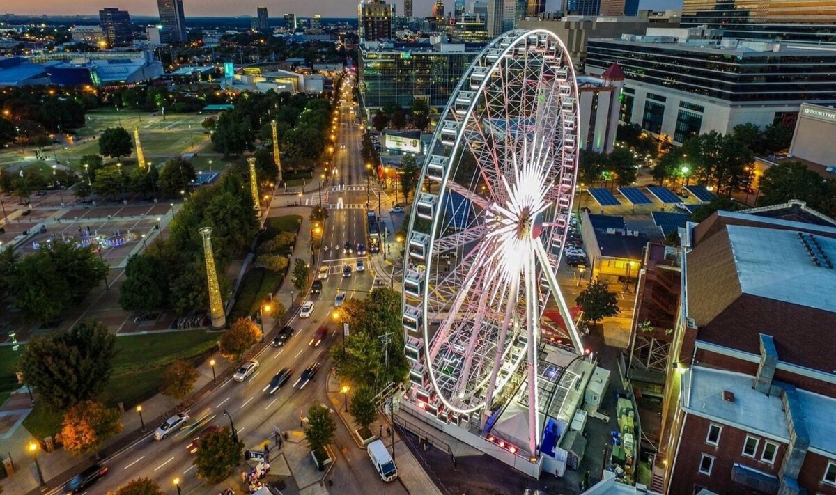 Centennial Olympics City | Ferris Wheel. Pool