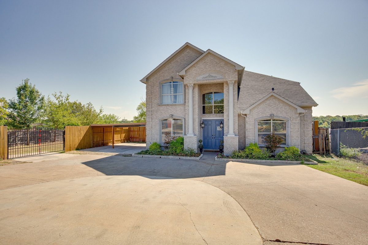 Rockwall Lake Home w/ Large Yard & Playground!