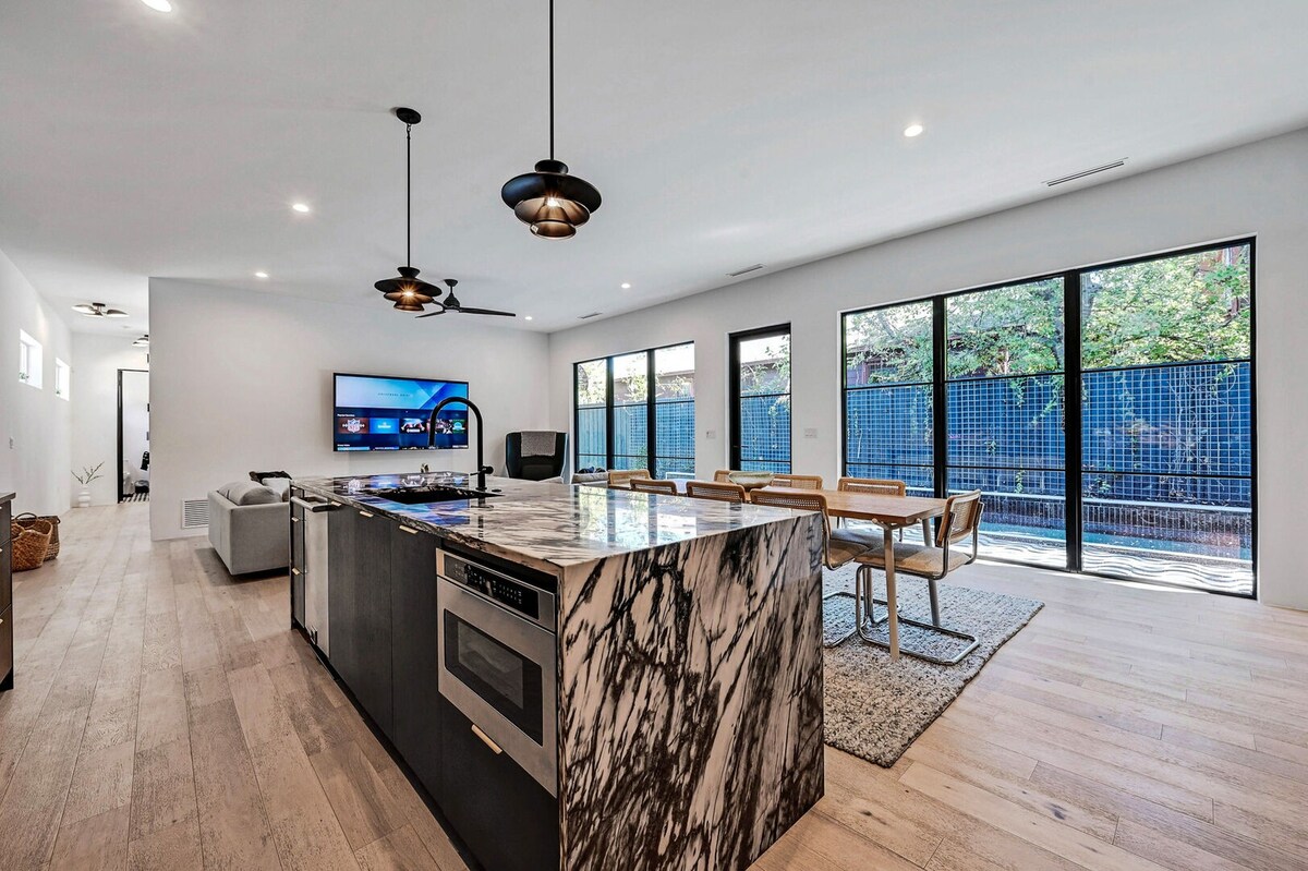 Sleek East Austin Home + Private Pool - Dahlia!