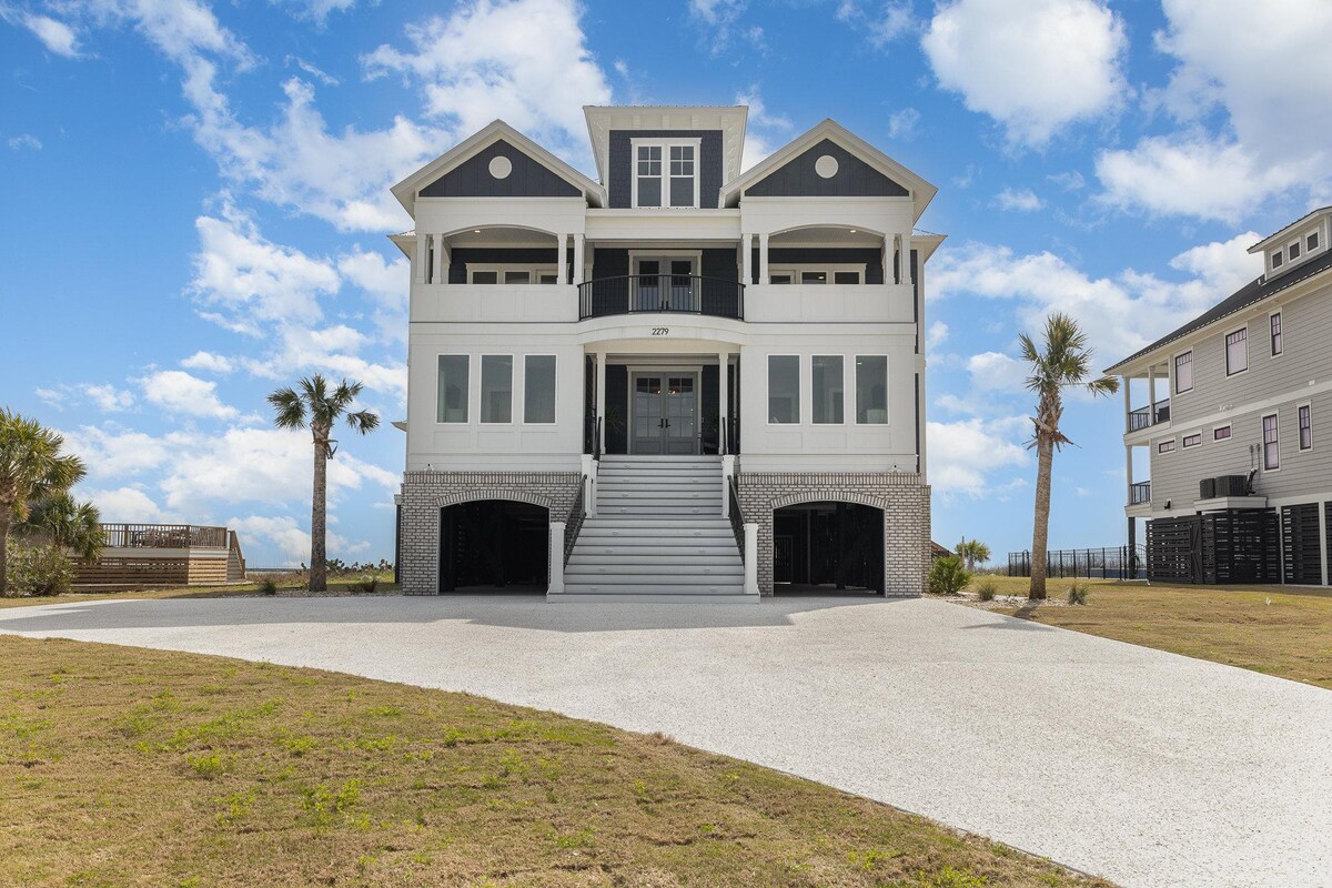 New! Omega: Luxurious Oceanfront In Gated Communit