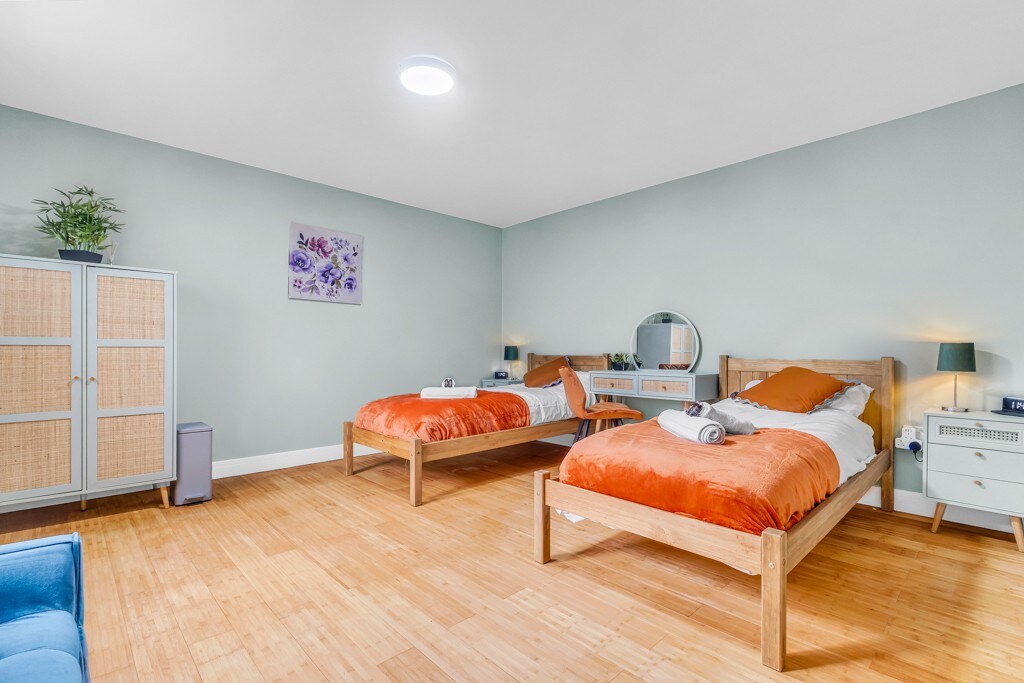 2-Bed Apartment in West Bromwich Birmingham