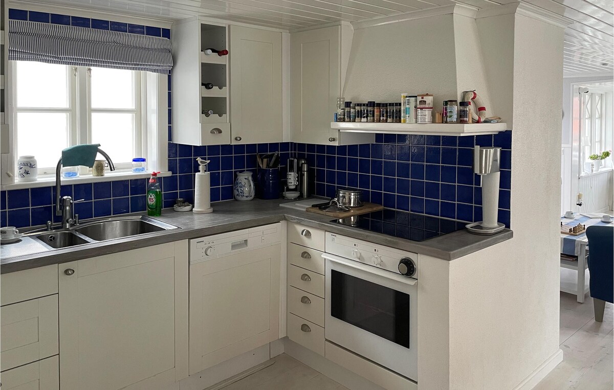 Beautiful home in Kyrkesund with kitchen