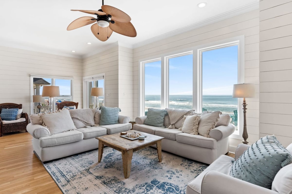 Topsail’s Treasure: Oceanfront Luxury w/Spa & Pool