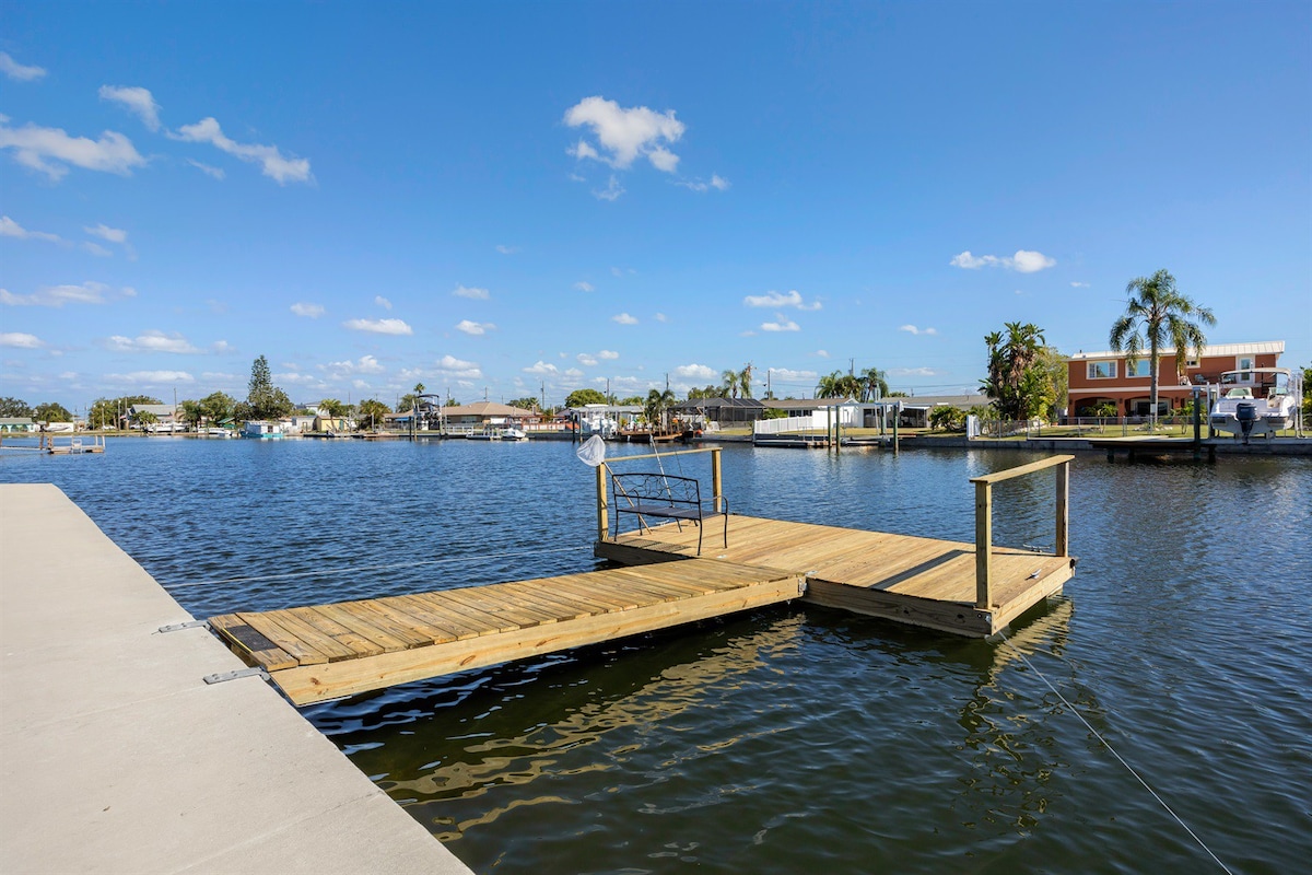 NEW! Waterfront! Dock! Boat Ramp! Sleeps up to 12!