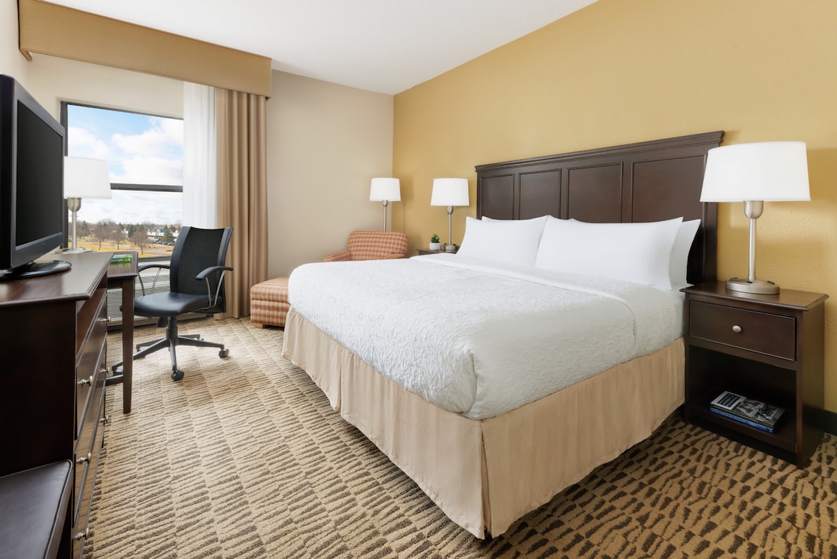 Unwind in our Cozy Room +  Free Breakfast!