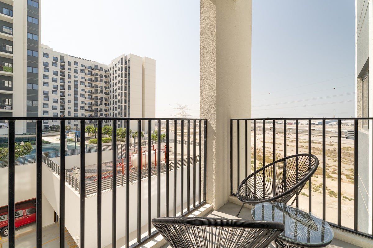 Home-Style 2BR Apartment with a Balcony View