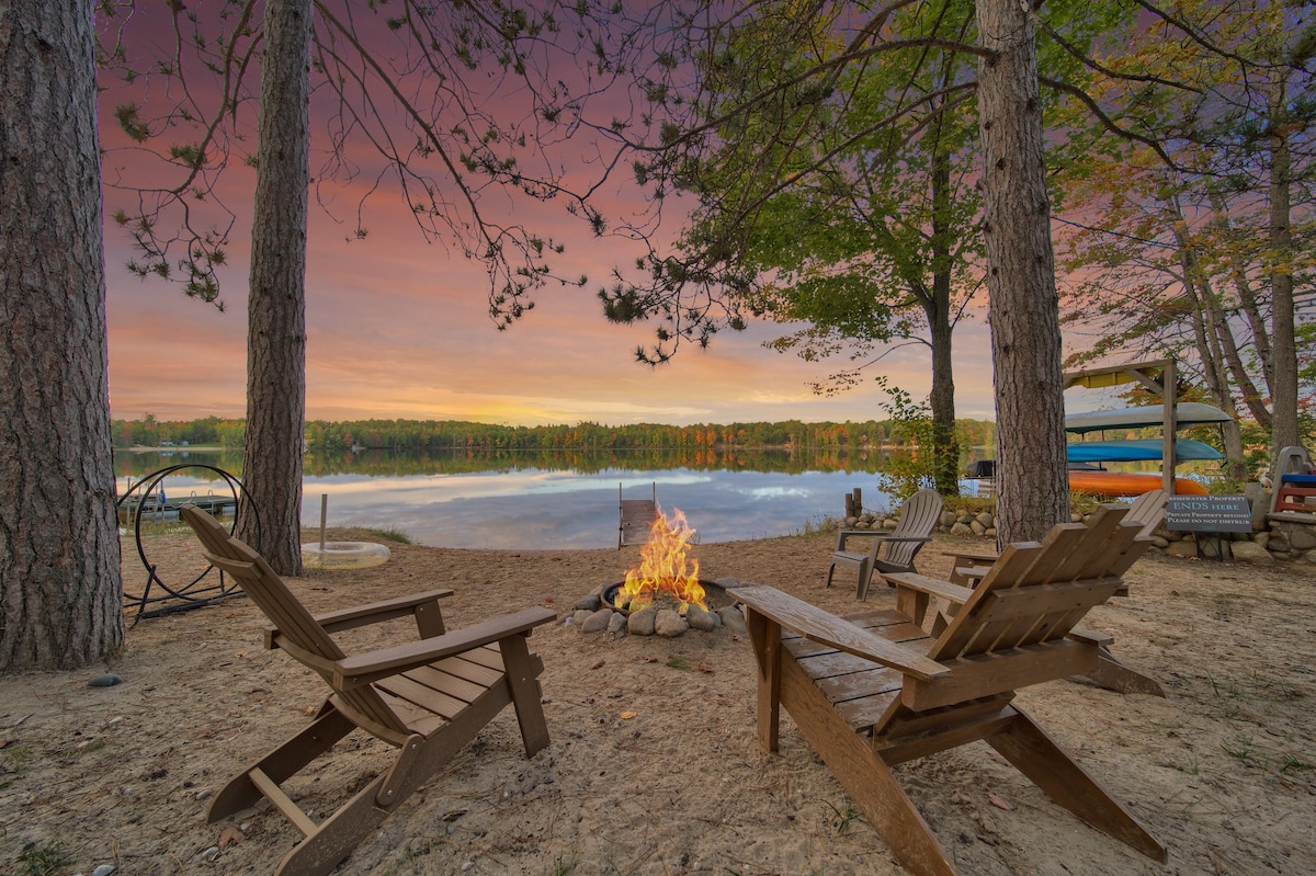 Secluded Lakefront Homes! Sleeps12 w/amazing views