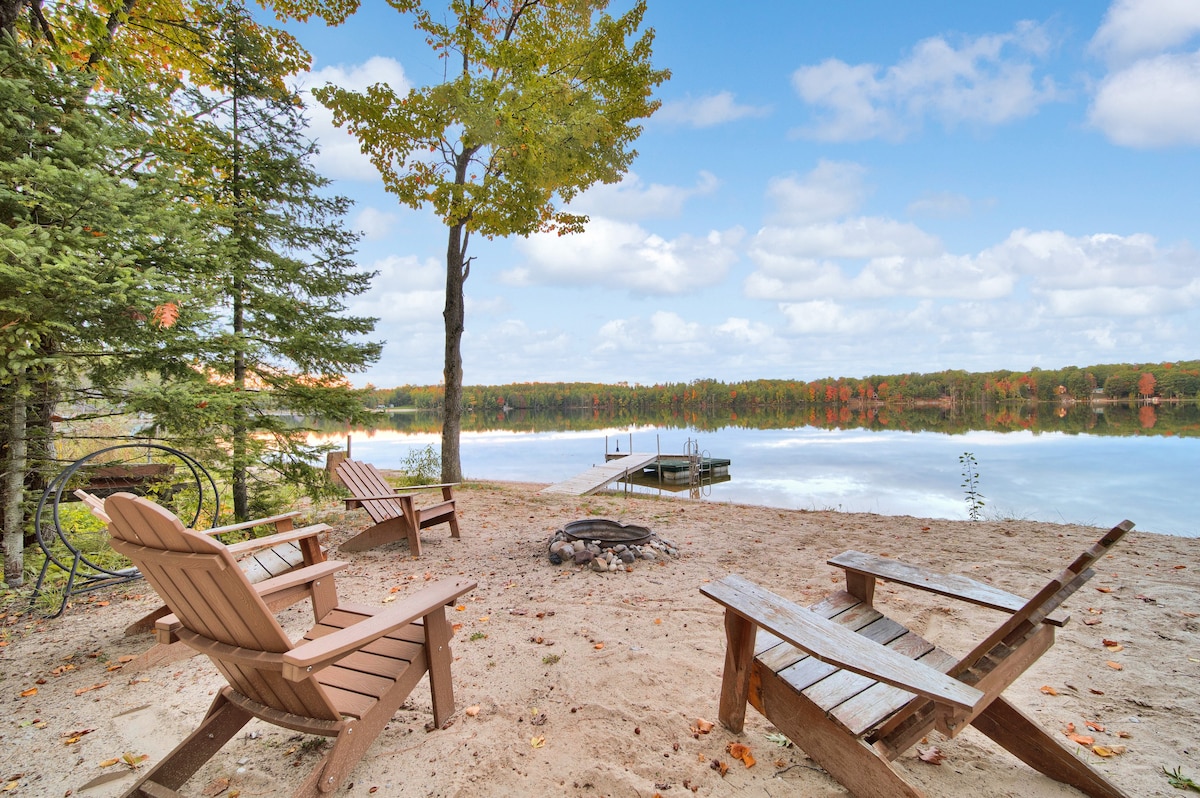 Secluded Lakefront Homes! Sleeps12 w/amazing views