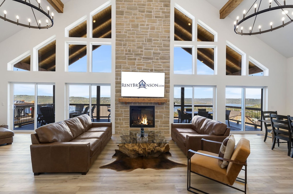 Lake Views, Hot Tub, Fireplaces, Game Room!