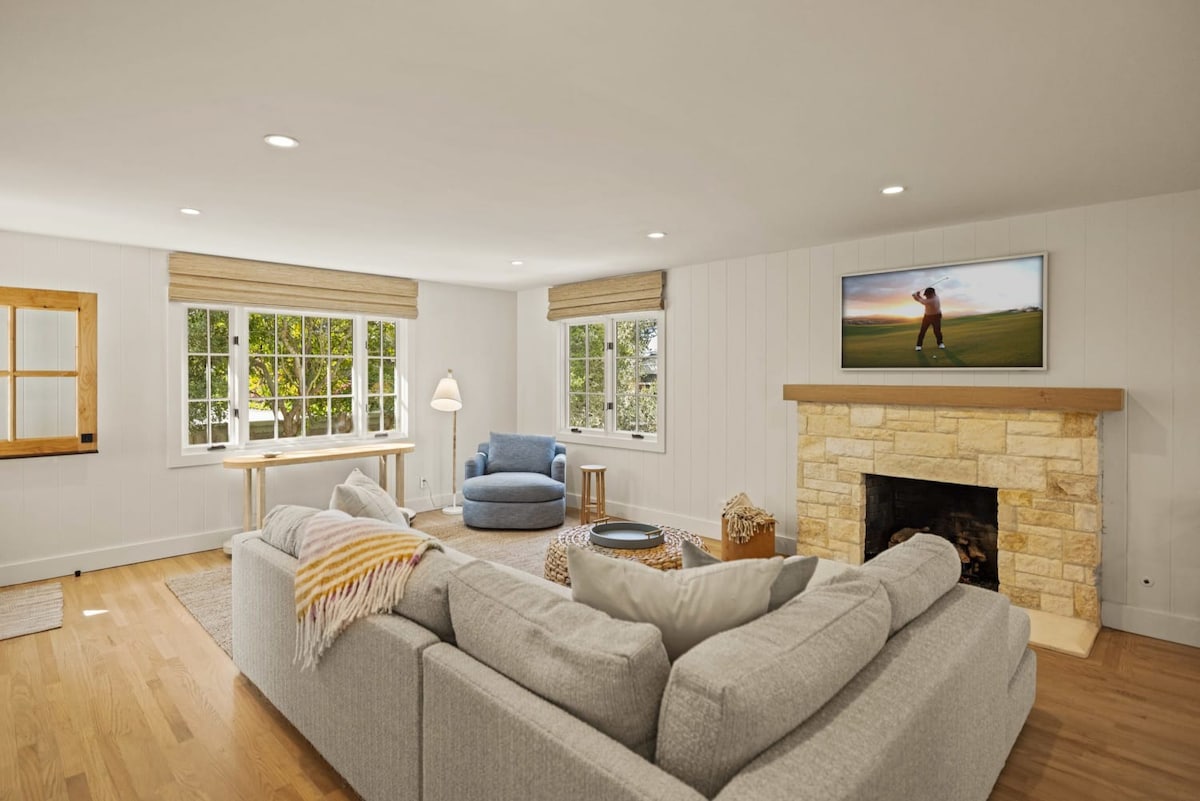 Carmel Jewel Box beautifully remodeled 3BR 2BA