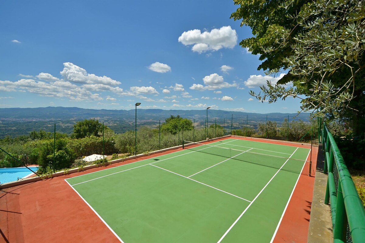 Querceto别墅，带泳池和网球私人
