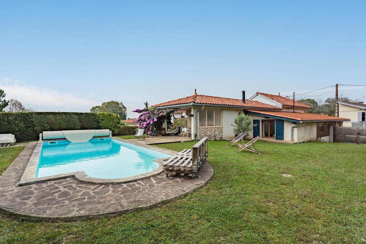 Villa Les Lys - Avec piscine et grand jardin