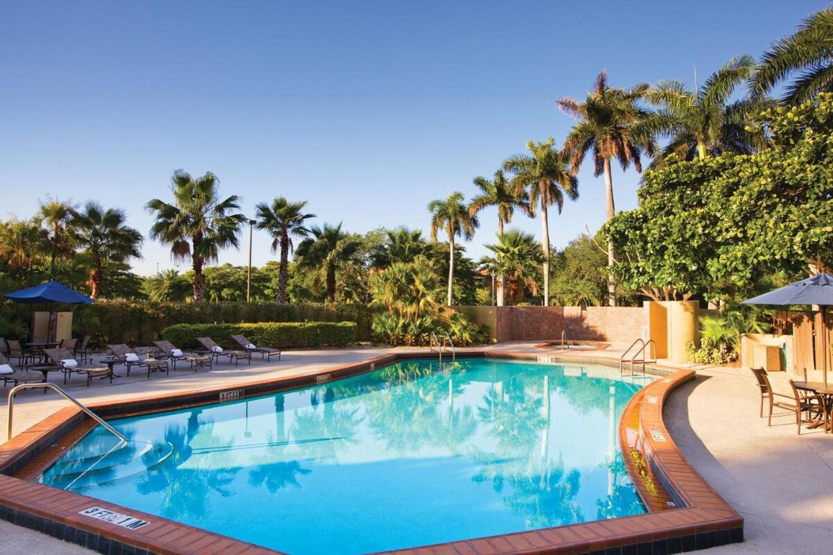 Your Miami Journey Begins Here! Pool + Hot tub