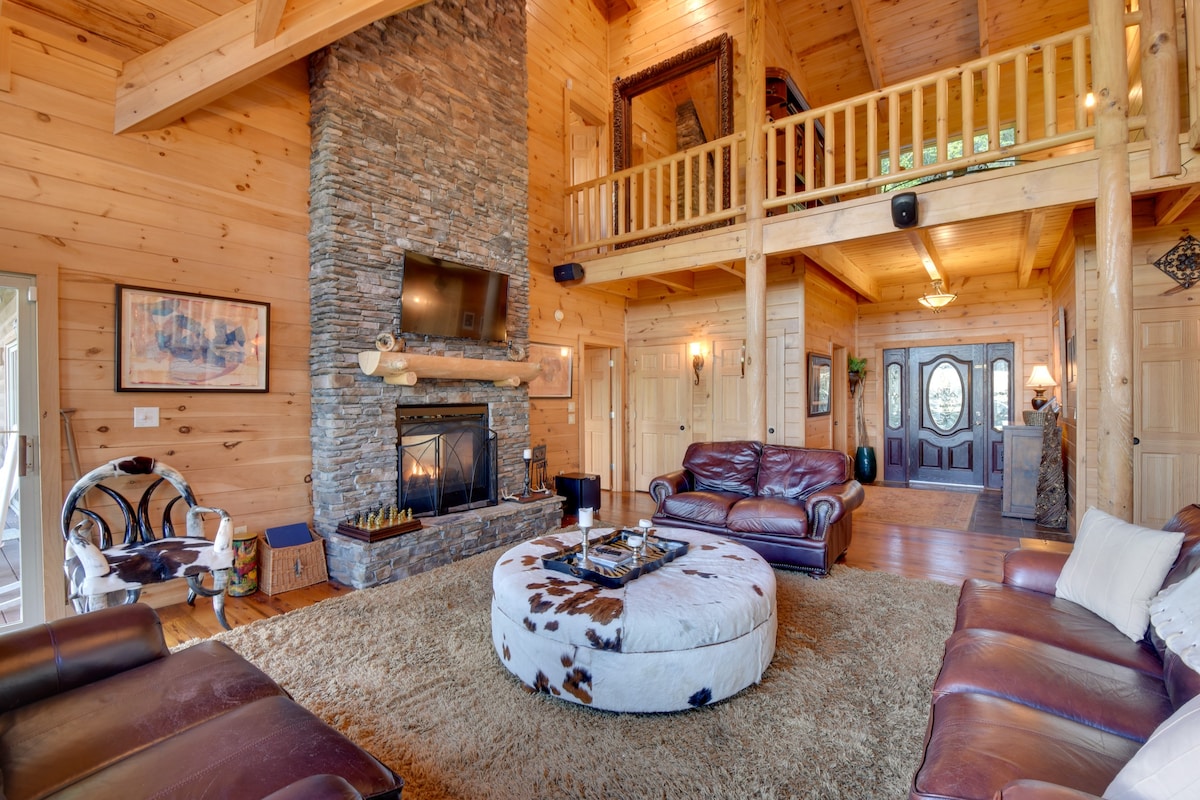 Pet-Friendly Sky Valley House w/ Game Room & Views