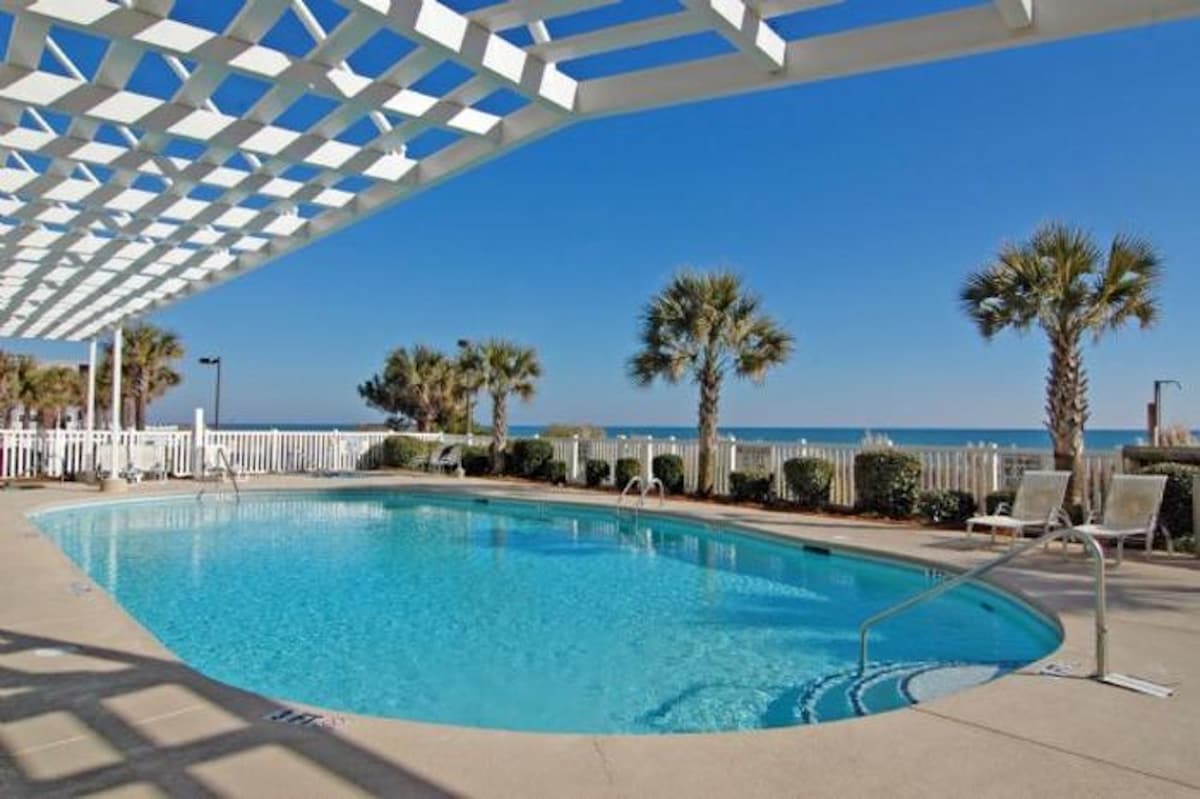 Oceanfront 3BD/3BA at Bluewater Keyes (806)