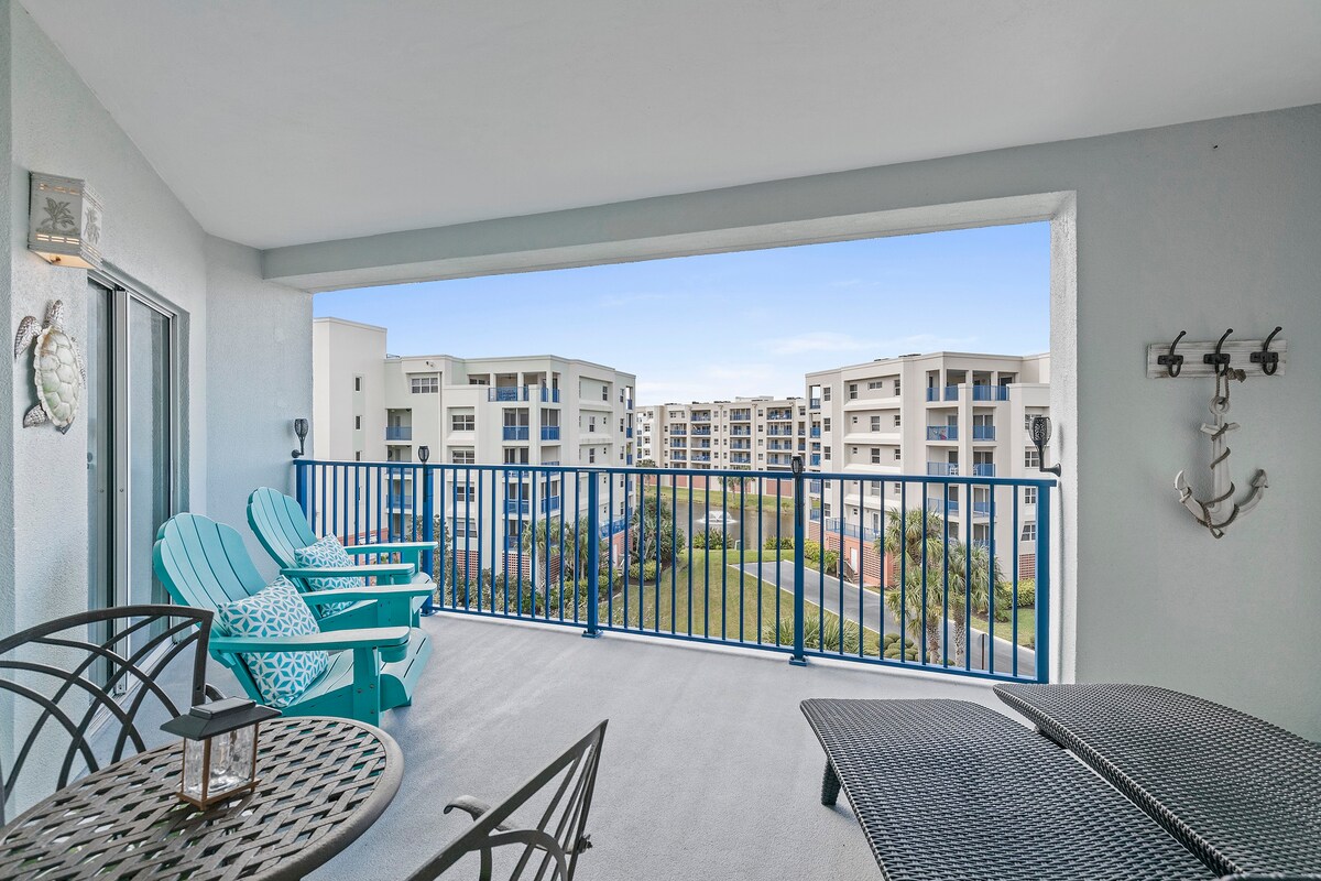 Beachy Cottage Style Condo with Fabulous Ocean