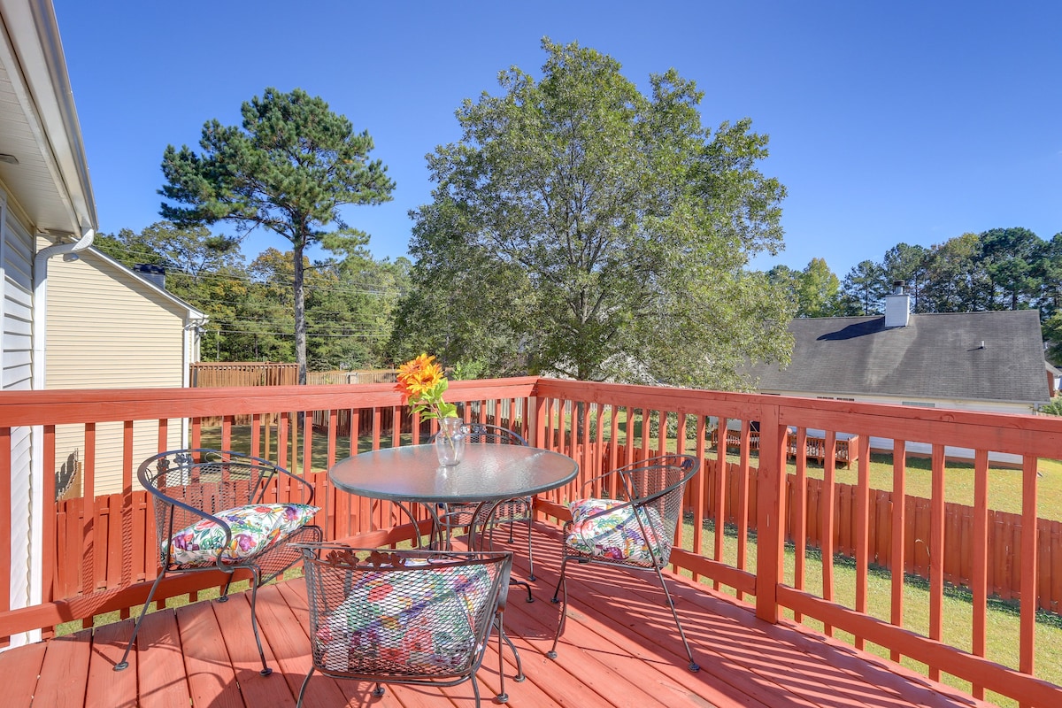 Spacious Georgia Home w/ Deck, Grills & Fireplace!