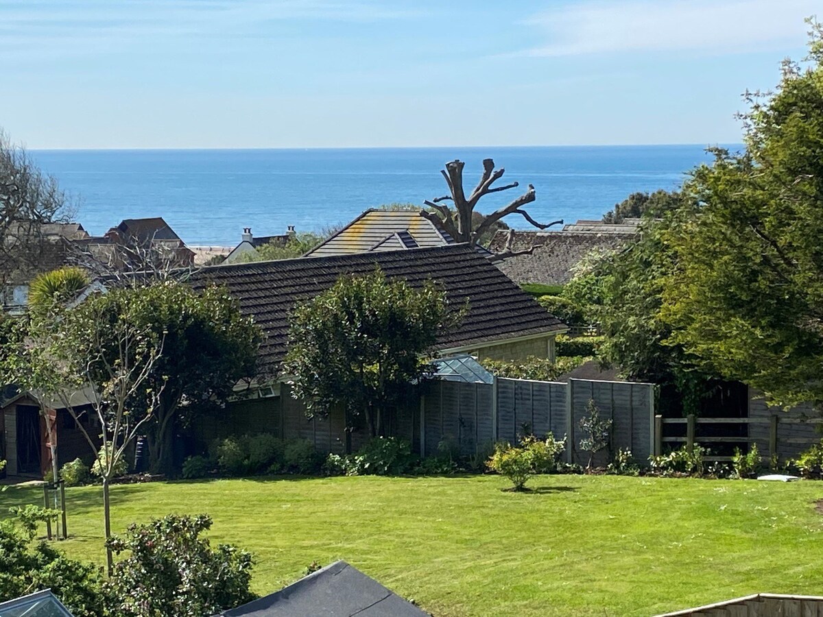5 Bed in Charmouth (83584)