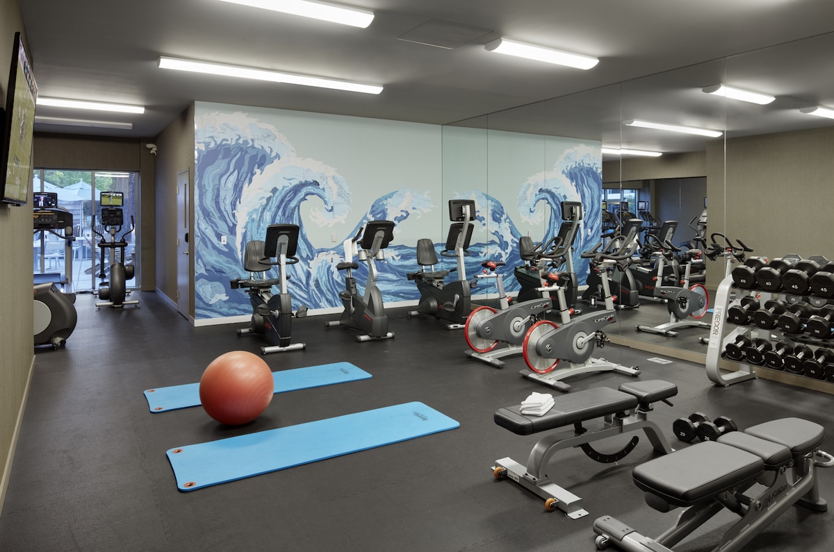 Natural Wonder | Surfing Museum. Fitness Room