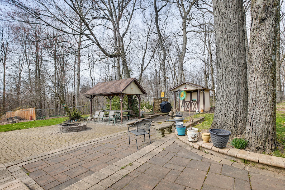 Pet-Friendly Ohio Escape w/ Pool, Deck & Fire Pit!