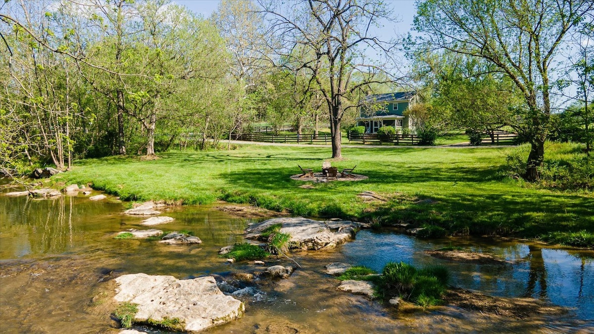 Hays Creek Cottage: Waterfront Home Near Mountains