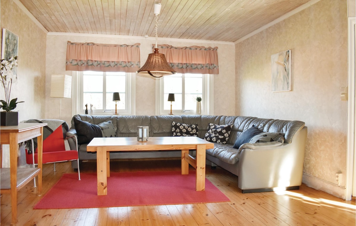 Awesome home in Vimmerby with 5 Bedrooms and WiFi