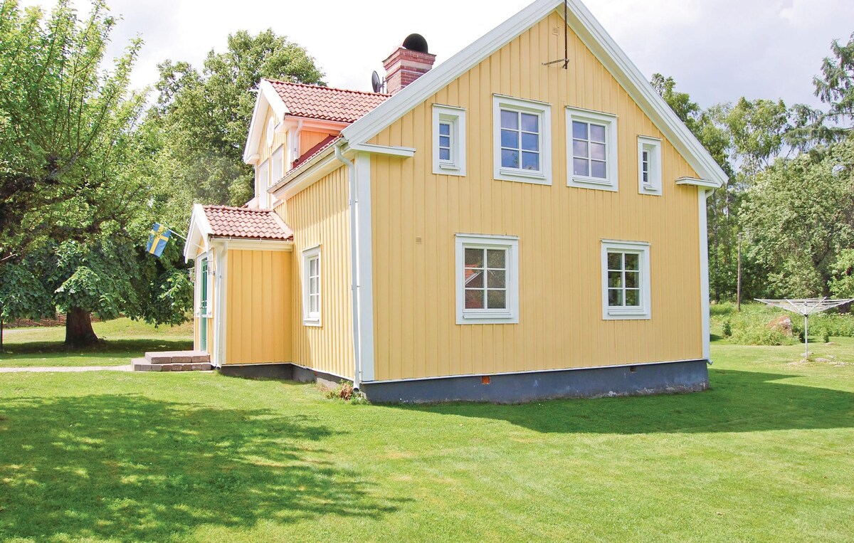 Awesome home in Vimmerby with 5 Bedrooms and WiFi