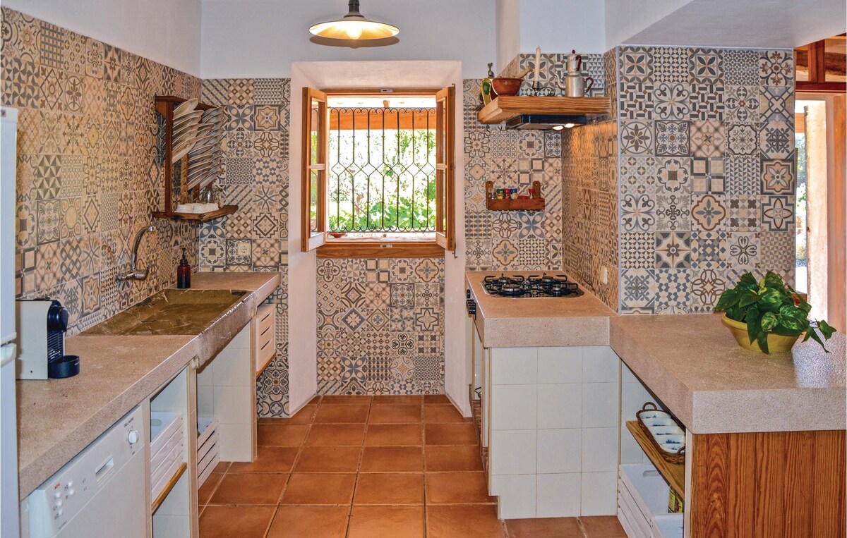 Nice home in Pòrtol with kitchen