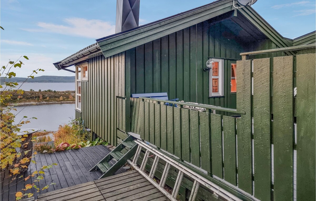 Cozy home in Kjørsvikbugen with WiFi
