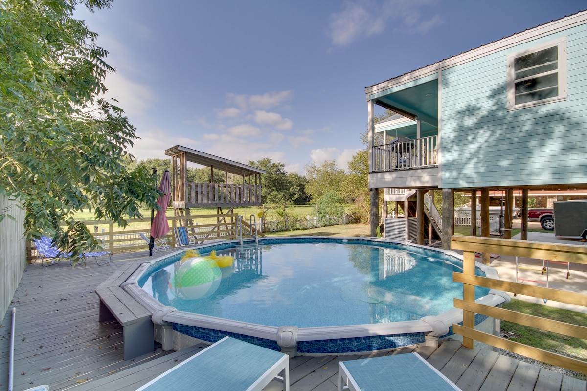 Sunny Waveland Home Rental w/ Pool: Walk to Beach!