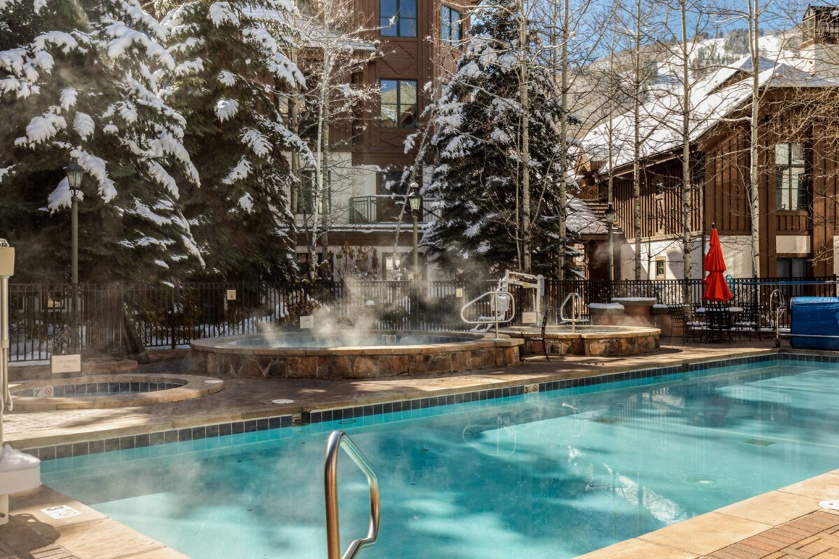 Stunning 4BD/4BA Ski/In Ski/Out Townhome in BC!