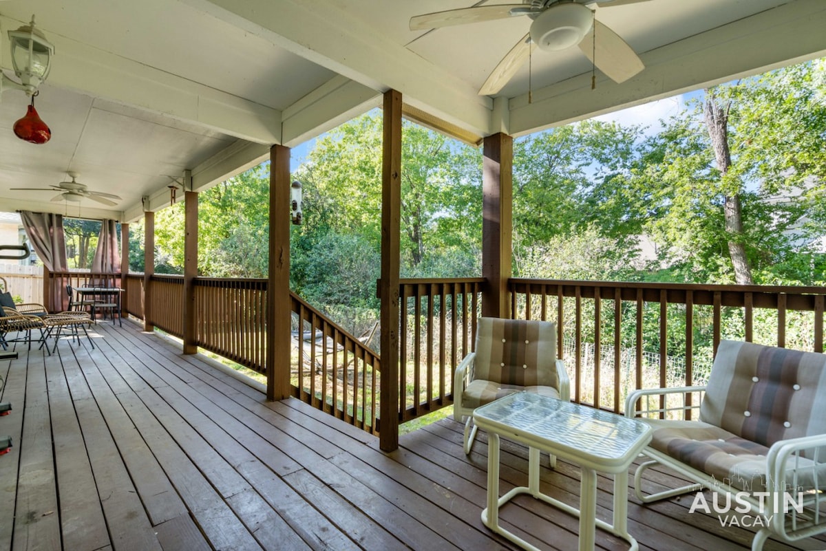 Family Friendly ATX Home for 10 + Wifi + Cozy Deck