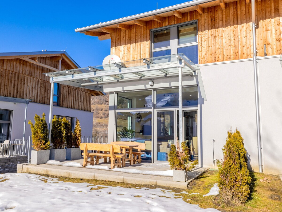 House with sauna, ski lift walking distance