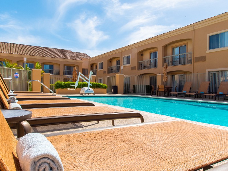 Relax and Recharge! Pet-Friendly, w/ Outdoor Pool