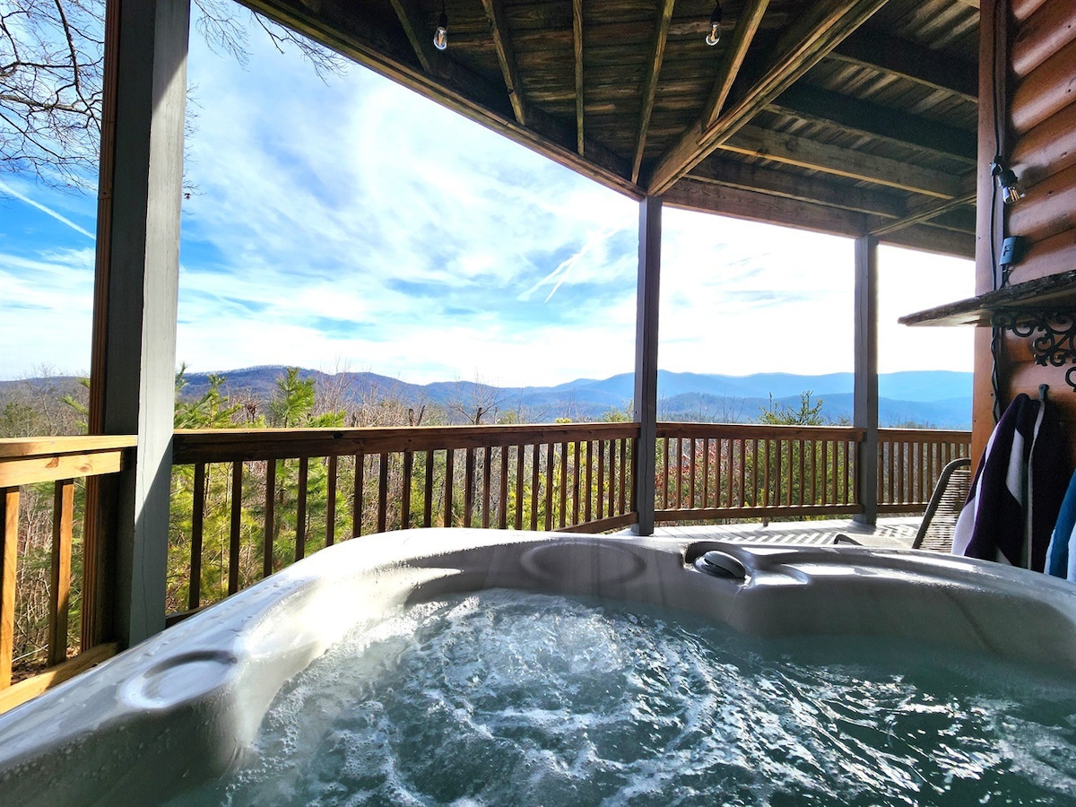 Unforgettable View! 2 King Beds, Hot Tub, Fire Pit