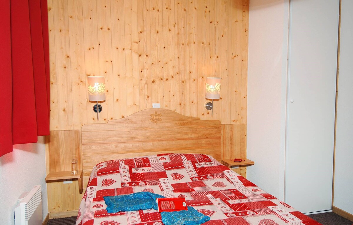 Sleeps 4 | 1BR Apartment in Prime Ski Location!