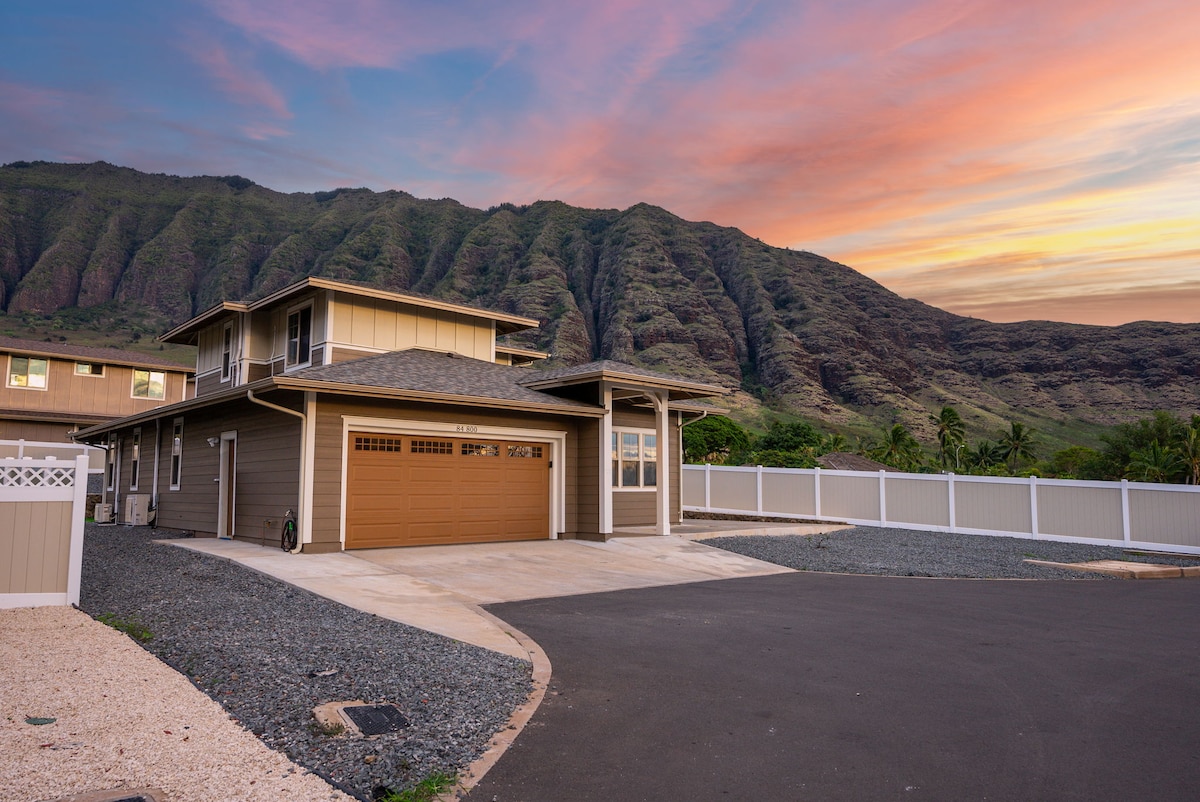 Makaha Villa by AvantStay | Mountain + Ocean Views