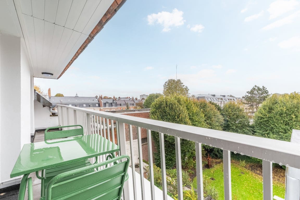 One bedroom apartment with balcony and a view