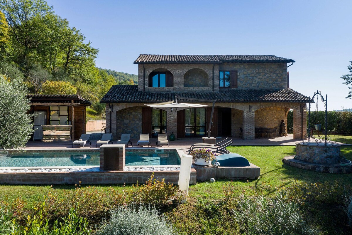 Villa Adriana - Private pool, Jacuzzi, Umbria