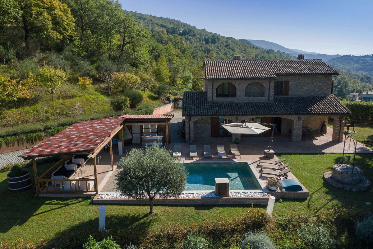 Villa Adriana - Private pool, Jacuzzi, Umbria